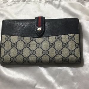 Vintage Authentic Gucci wallet